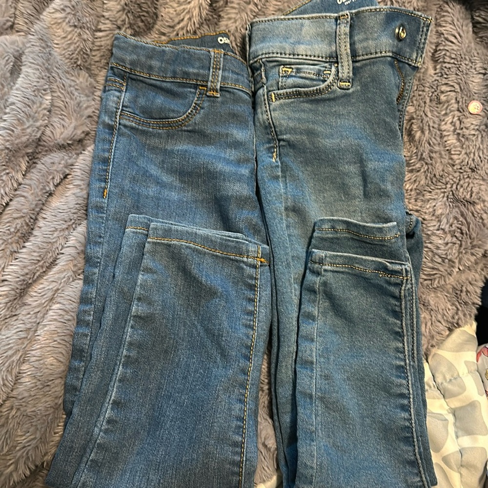 2 pair of jeans. Both in very good used condition. Size 5